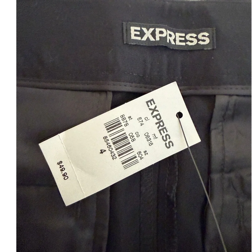 Express Flat Front 2.5" Short Black Women's Size 4 NWT Vacation Travel Summer - Picture 6 of 7